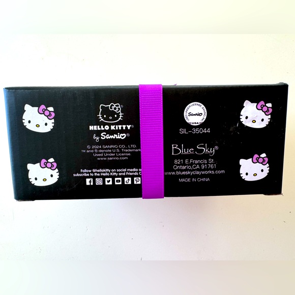 NWT HELLO KITTY by SANRIO Blue Sky Halloween Set of Salt & Pepper Shakers - Picture 8 of 8